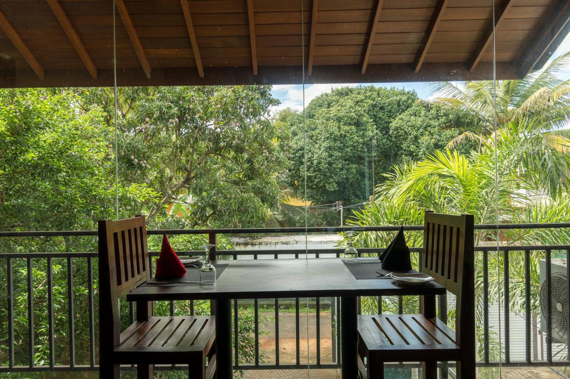 Hotel Bella Vista Anuradhapura Exterior photo
